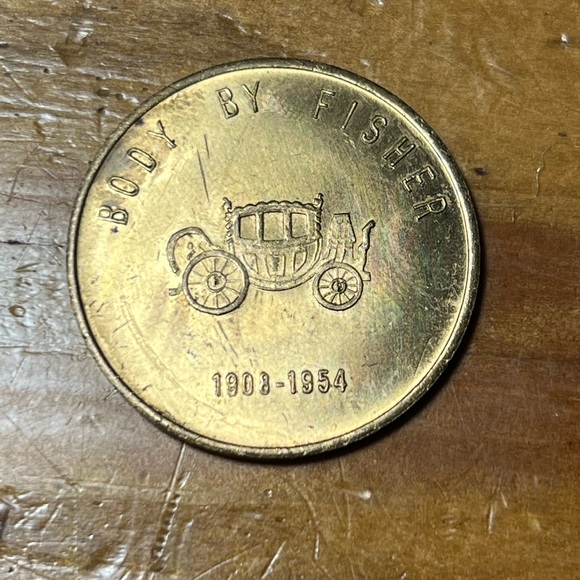 NOS 1954 GM FISHER BODY GOLD PLATED TOKEN OR MEDAL NICE - Picture 1 of 2